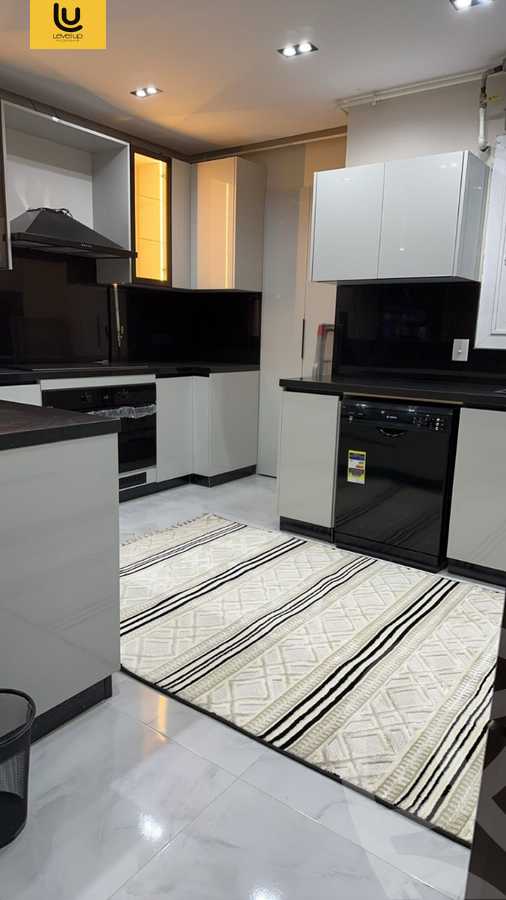https://aqarmap.com.eg/ar/listing/6272600-for-rent-cairo-new-cairo-compounds-hyde-park-centre-ville-hyde-park