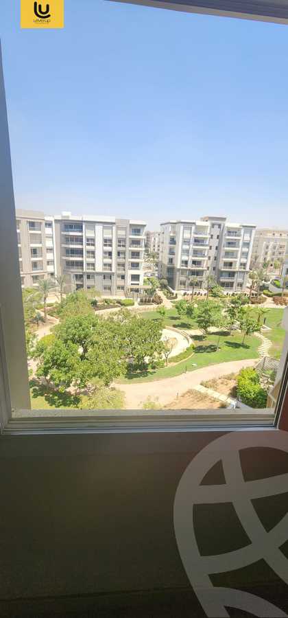 https://aqarmap.com.eg/en/listing/6277427-for-sale-cairo-new-cairo-compounds-hyde-park-centre-ville-hyde-park