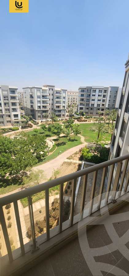 https://aqarmap.com.eg/en/listing/6277427-for-sale-cairo-new-cairo-compounds-hyde-park-centre-ville-hyde-park