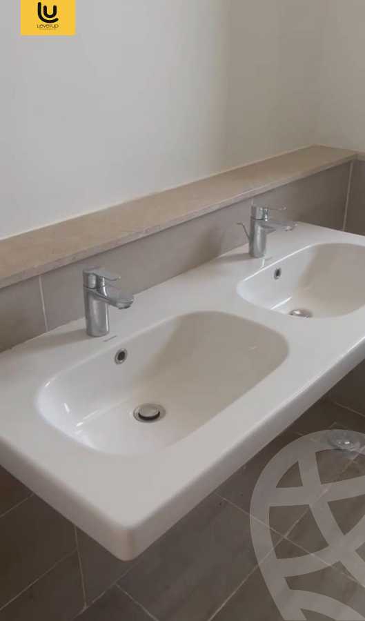 https://aqarmap.com.eg/en/listing/6359377-for-sale-cairo-el-shorouk-compounds-al-burouj-compound-imkan