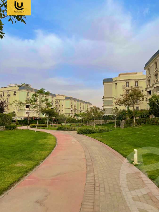 https://aqarmap.com.eg/en/listing/6418636-for-sale-cairo-new-cairo-compounds-mountain-view-hyde-park