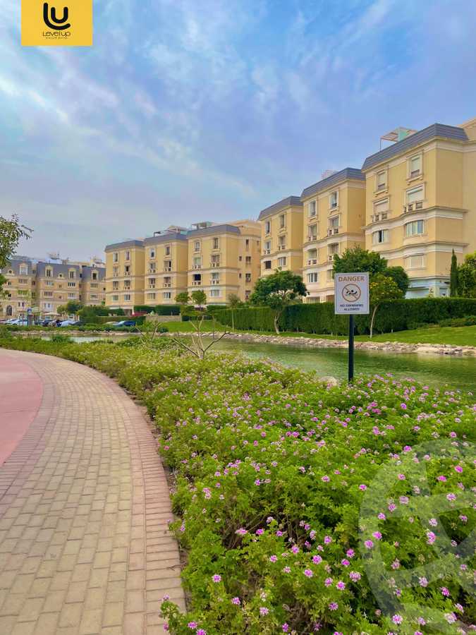 https://aqarmap.com.eg/en/listing/6418636-for-sale-cairo-new-cairo-compounds-mountain-view-hyde-park