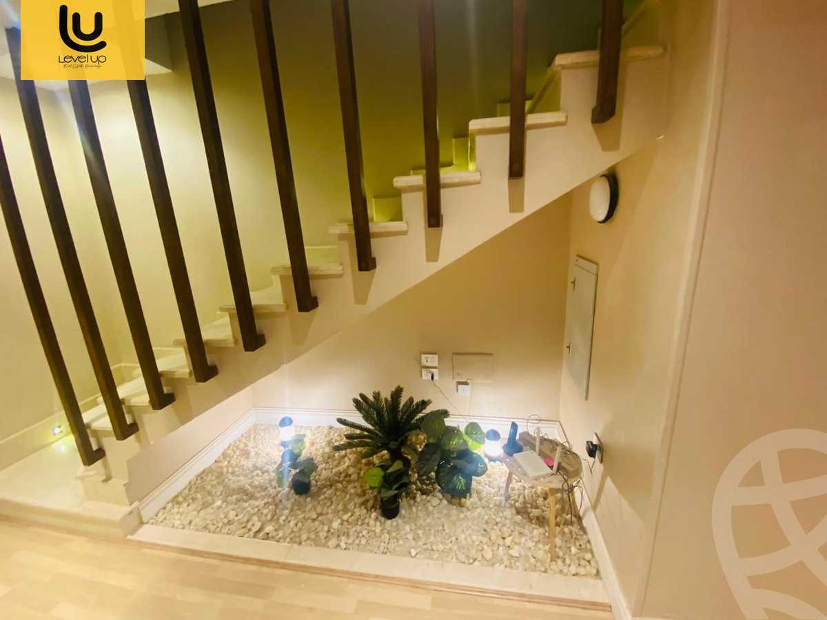 https://aqarmap.com.eg/en/listing/6421178-for-sale-cairo-new-cairo-compounds-mountain-view-hyde-park