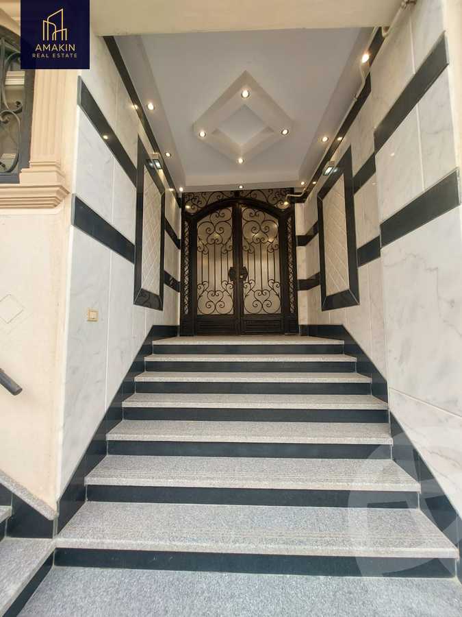https://aqarmap.com.eg/en/listing/6206187-for-sale-cairo-6th-of-october-el-ahyaa-neighborhood-2nd-divided-from-al-kafrawei-st