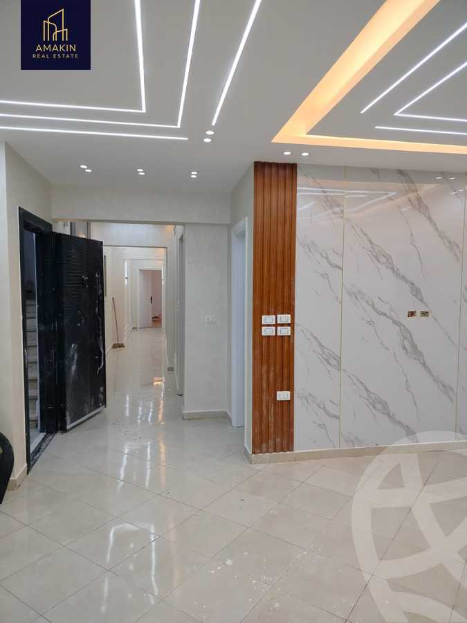 https://aqarmap.com.eg/ar/listing/6431387-for-sale-cairo-6th-of-october-el-ahyaa-neighborhood-1st-al-maahad